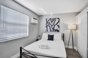 Rustic Retreats Modern 1BR For 4 Guests Minutes From Las Olas